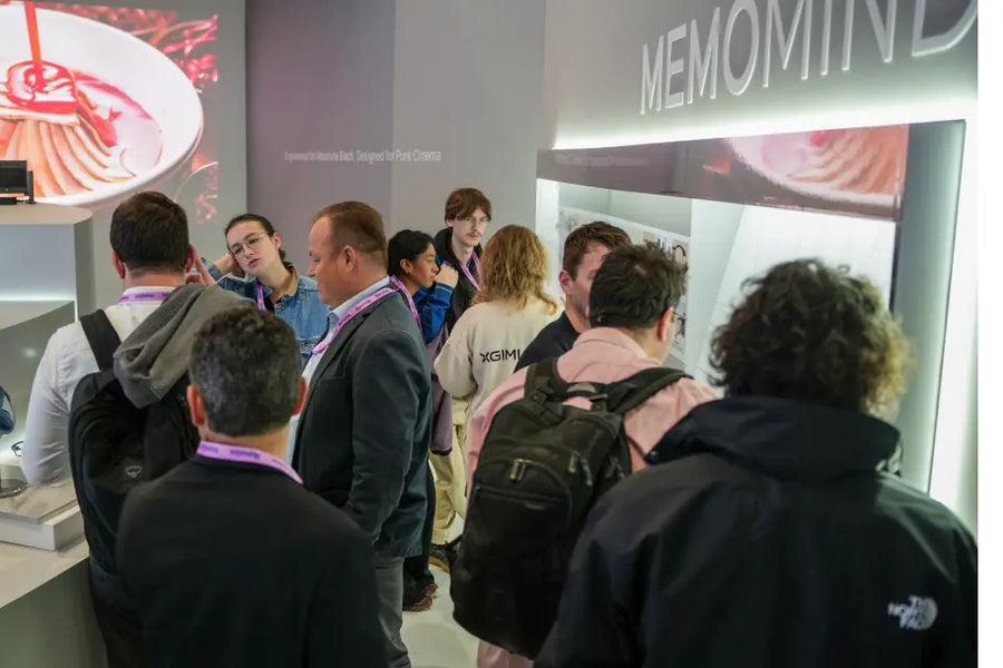 Trình diễn teleprompter MemoMind tại CES 2026